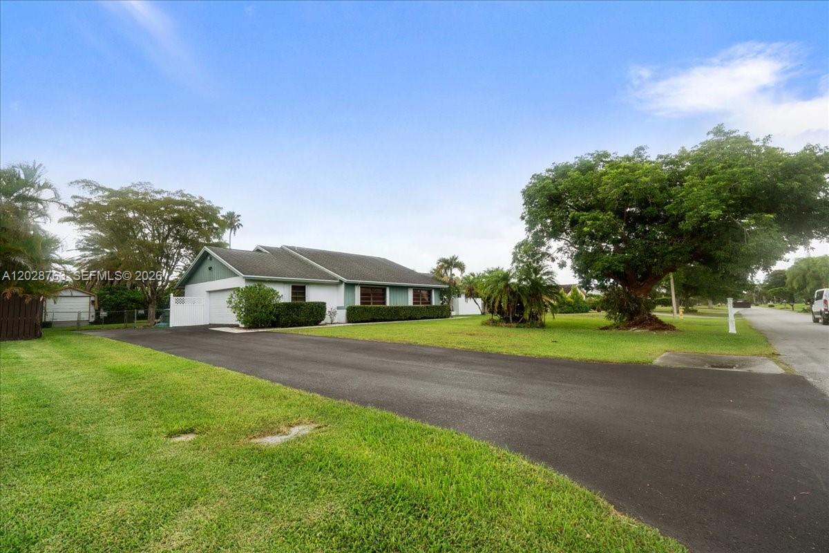 1571 NW 20th St, Homestead FL 33030