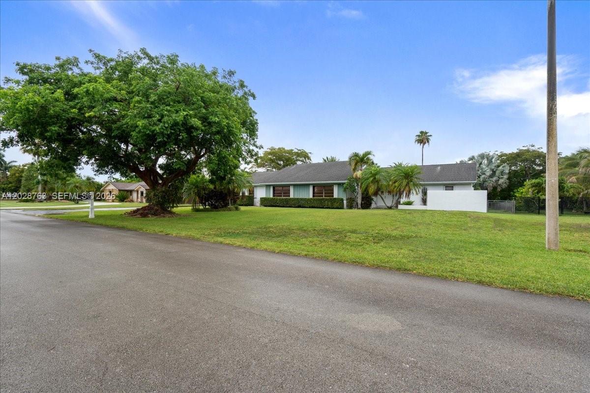 1571 NW 20th St, Homestead FL 33030