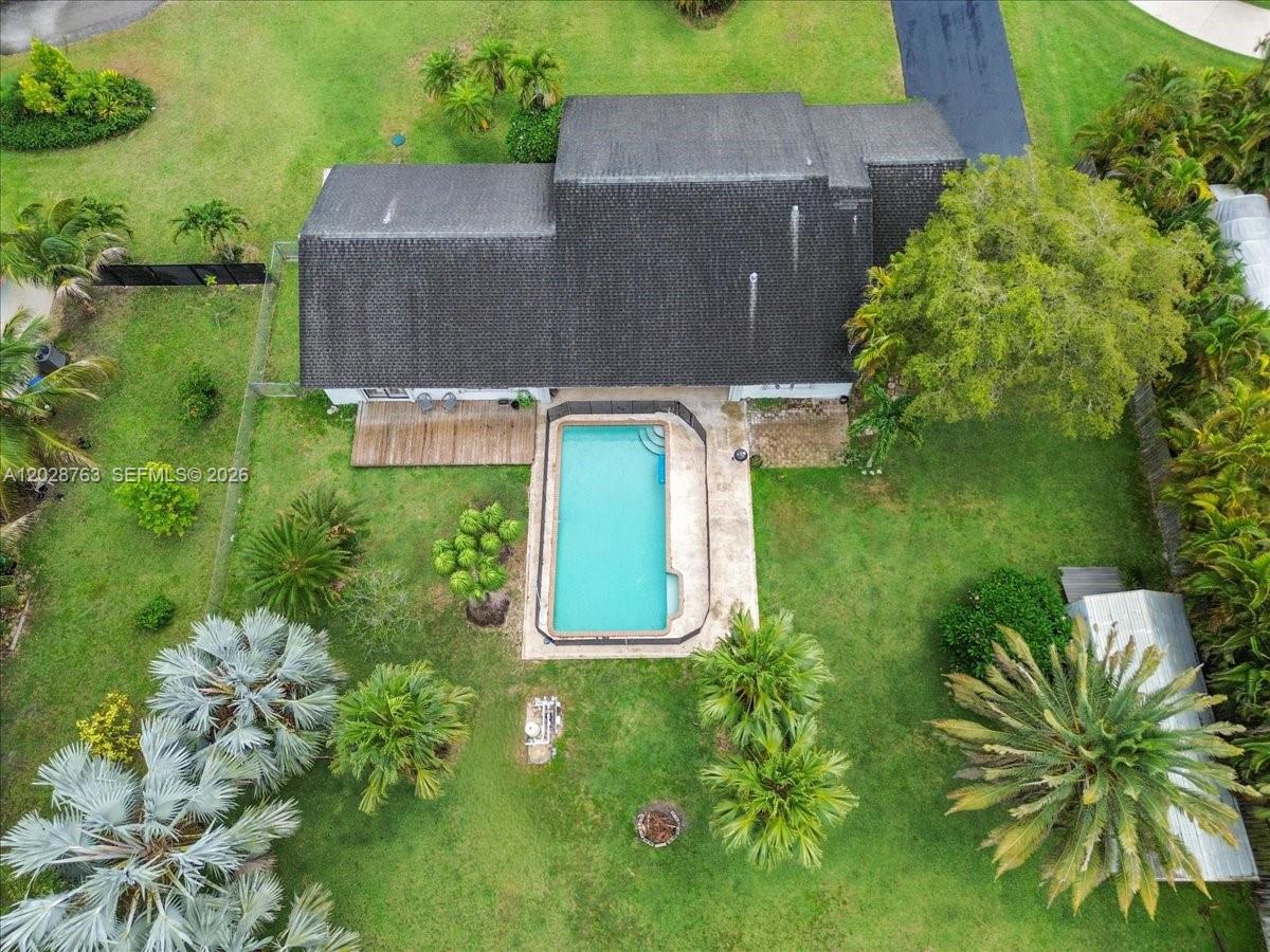 1571 NW 20th St, Homestead FL 33030
