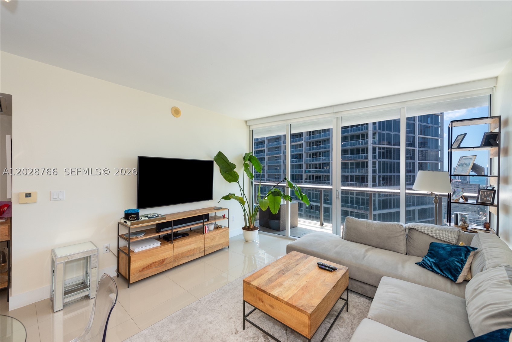 475 Brickell Ave #4213, Miami FL 33131
