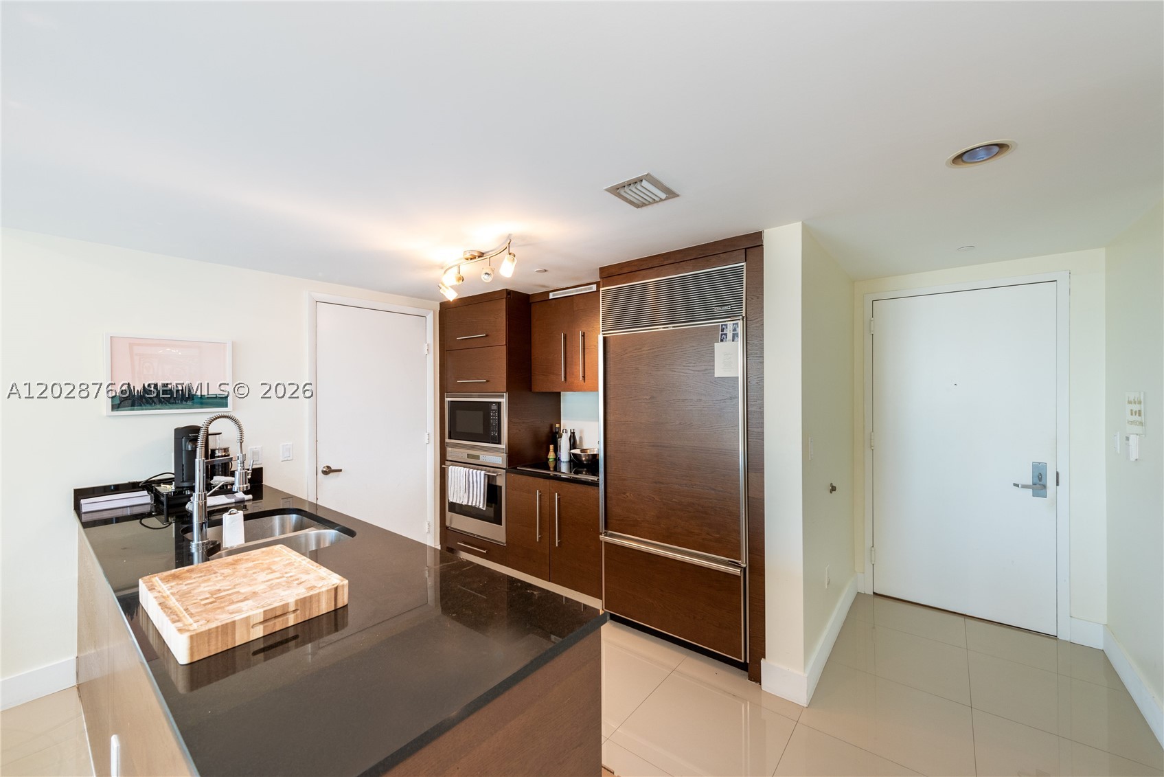 475 Brickell Ave #4213, Miami FL 33131