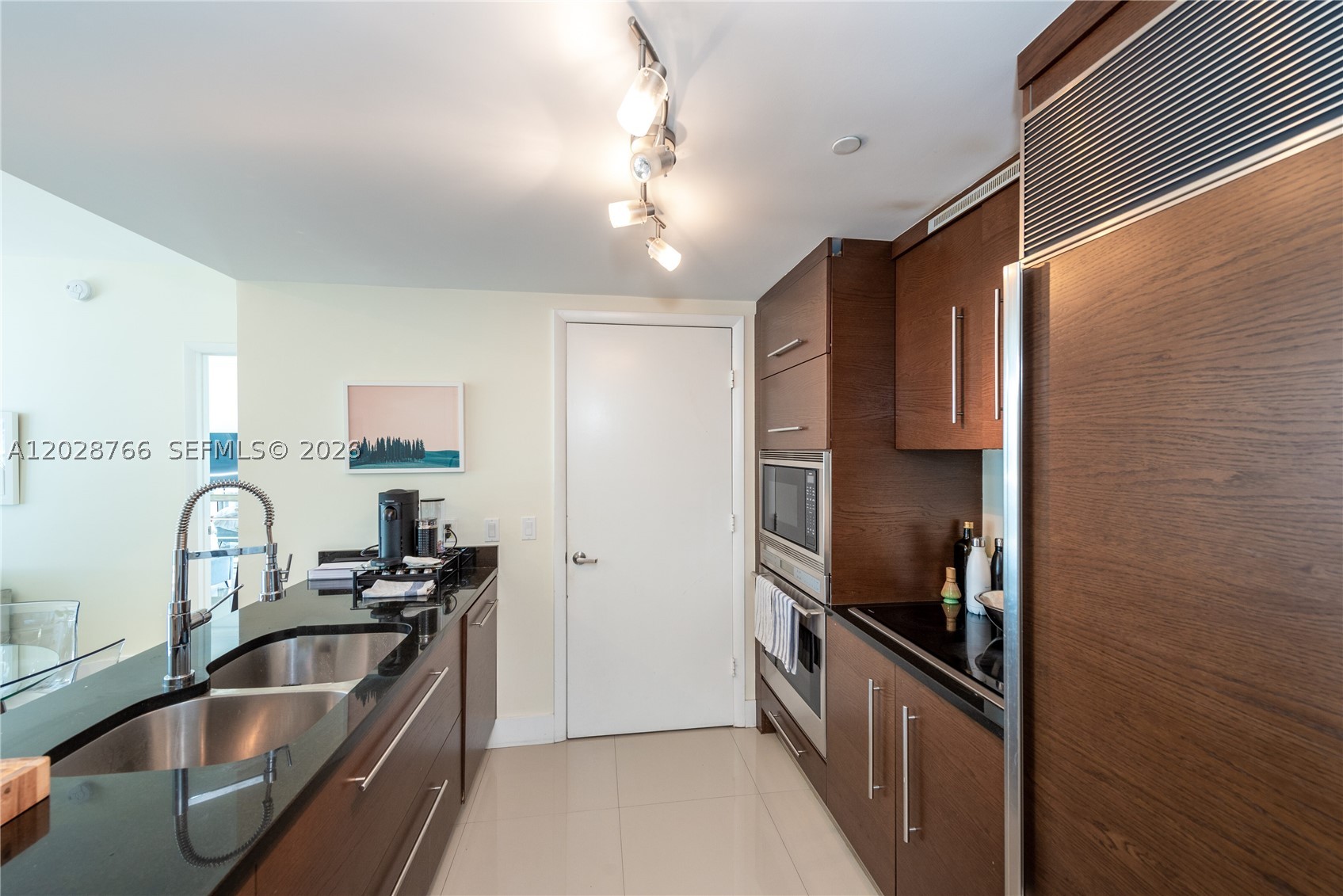 475 Brickell Ave #4213, Miami FL 33131
