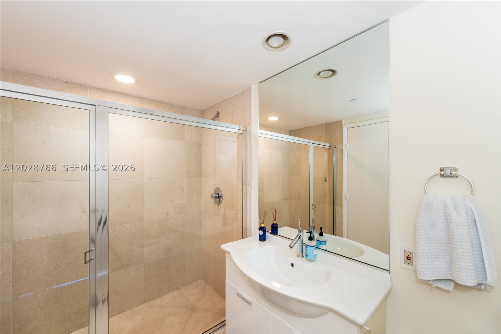 475 Brickell Ave #4213, Miami FL 33131