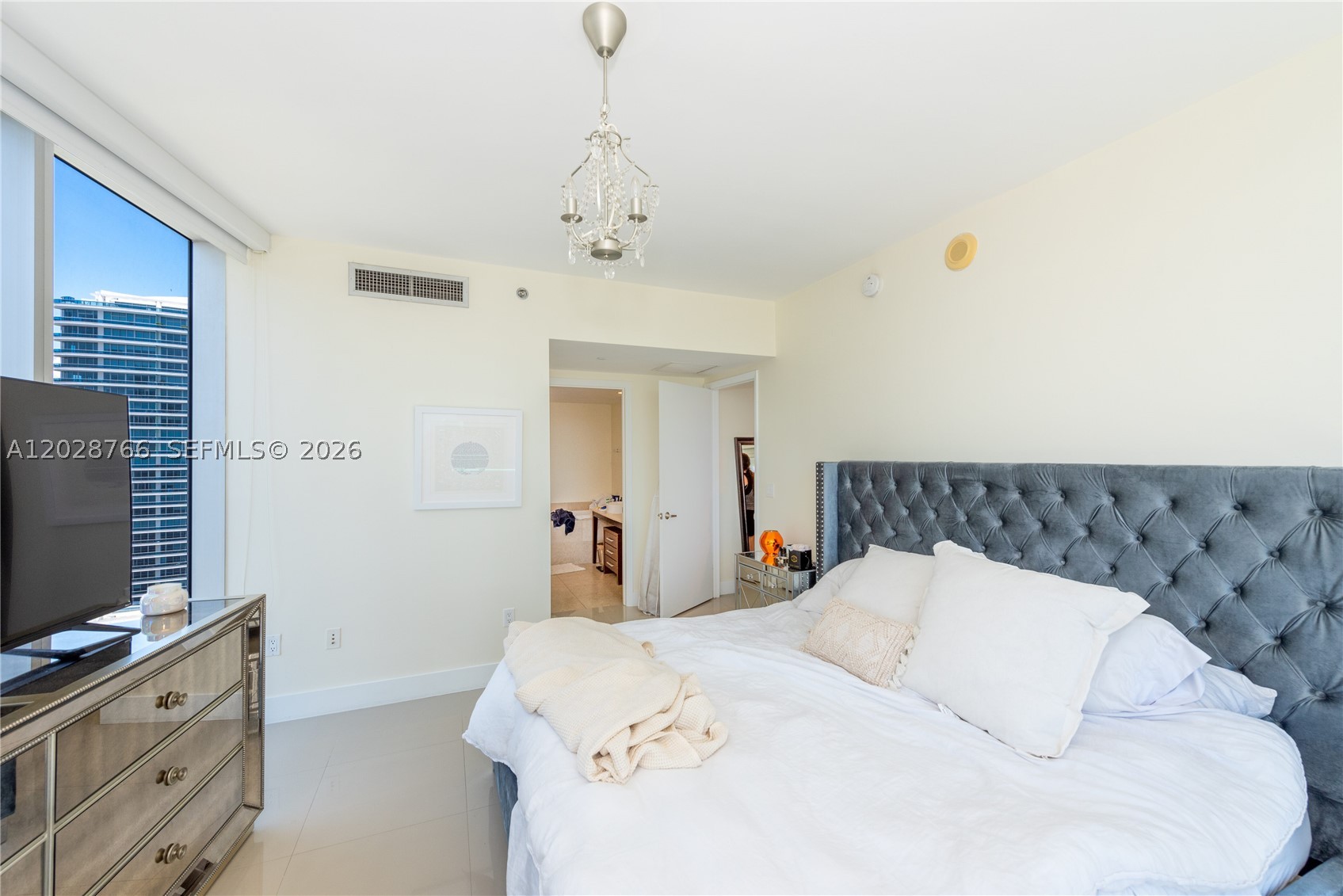 475 Brickell Ave #4213, Miami FL 33131