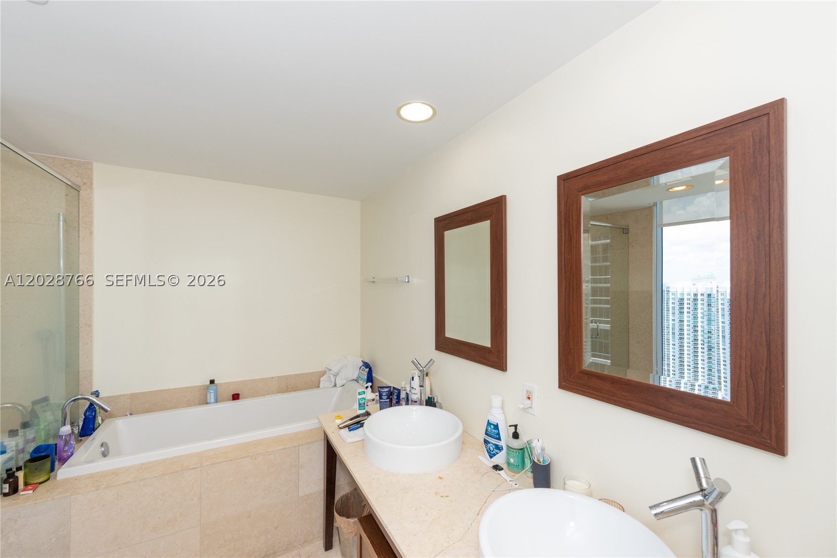 475 Brickell Ave #4213, Miami FL 33131