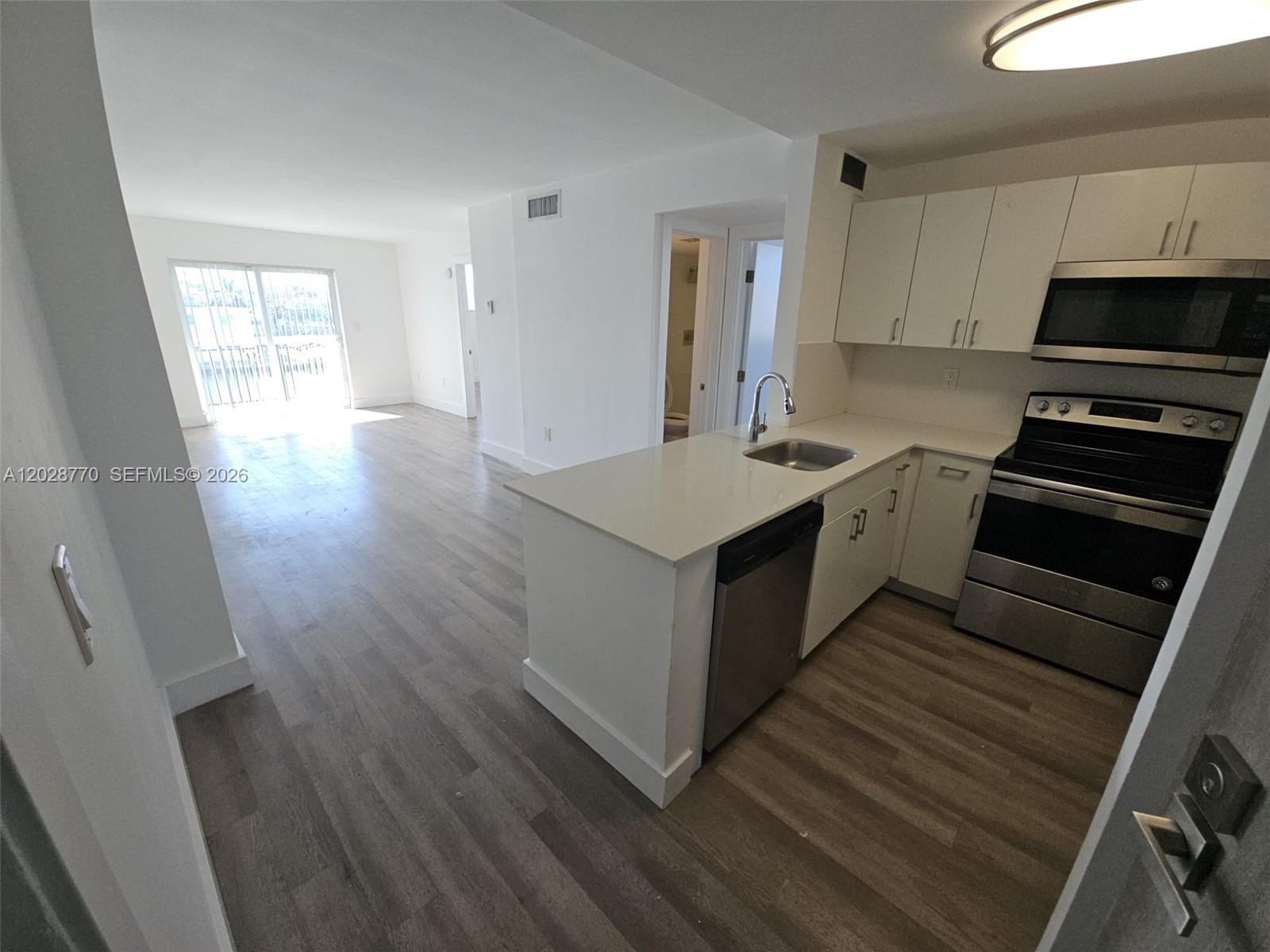 8101 Crespi Blvd #304, Miami Beach FL 33141