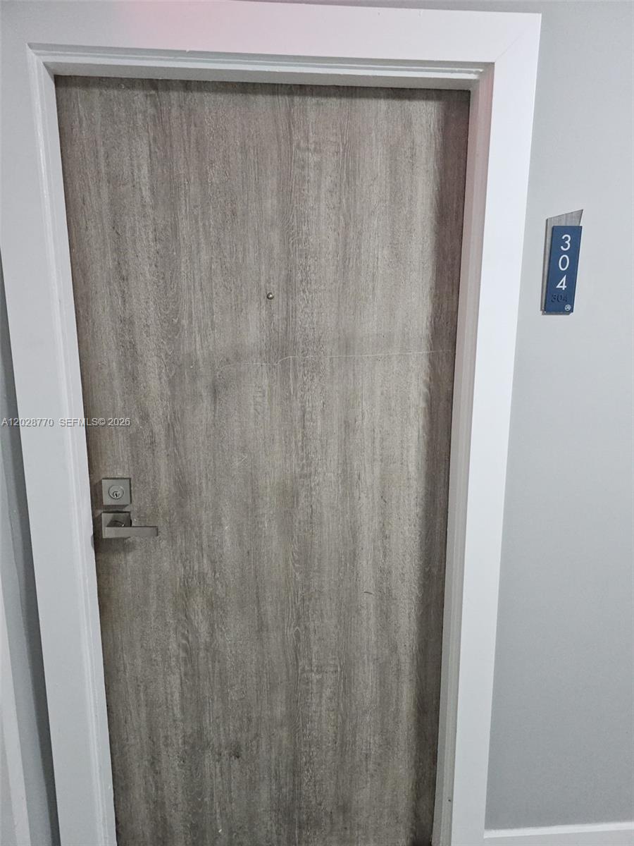 8101 Crespi Blvd #304, Miami Beach FL 33141