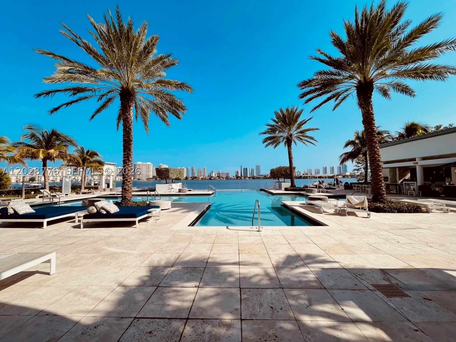 17111 Biscayne Blvd #208, North Miami Beach FL 33160