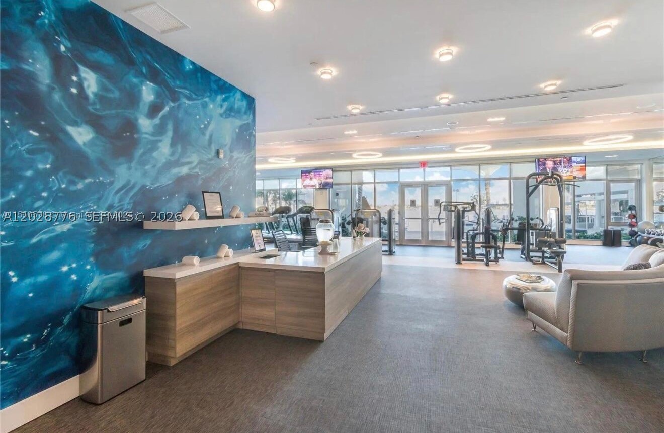 17111 Biscayne Blvd #208, North Miami Beach FL 33160