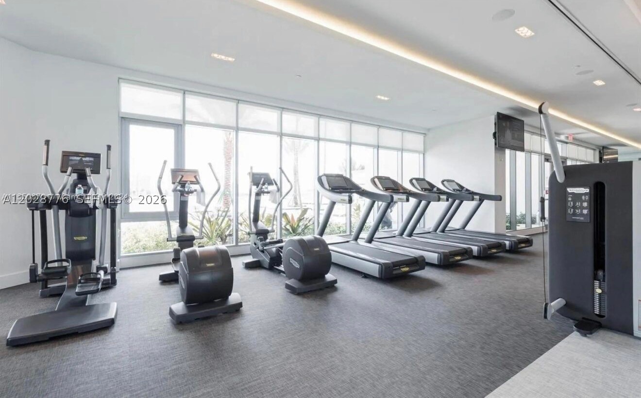 17111 Biscayne Blvd #208, North Miami Beach FL 33160