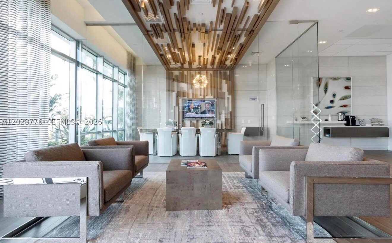 17111 Biscayne Blvd #208, North Miami Beach FL 33160