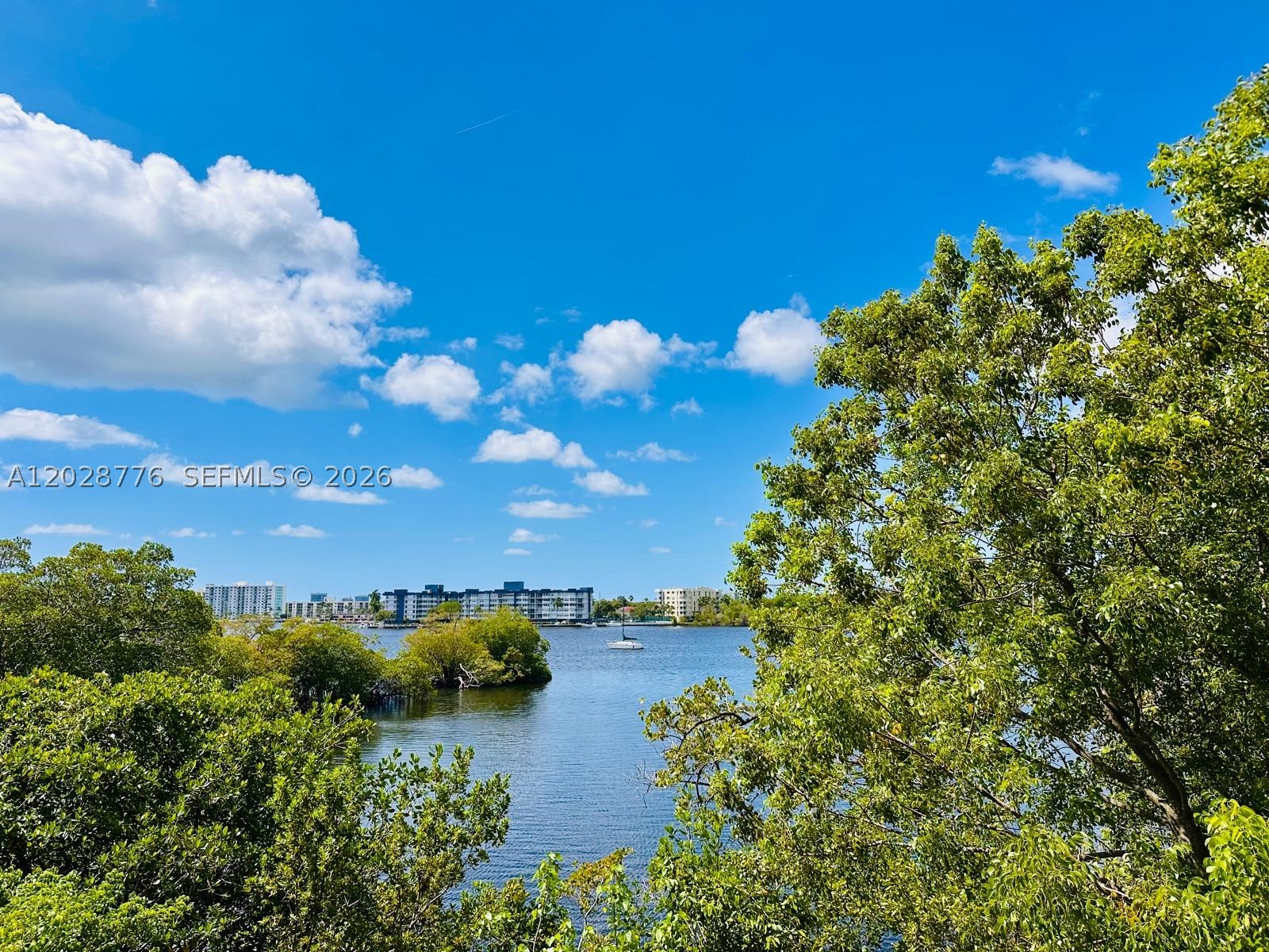 17111 Biscayne Blvd #208, North Miami Beach FL 33160