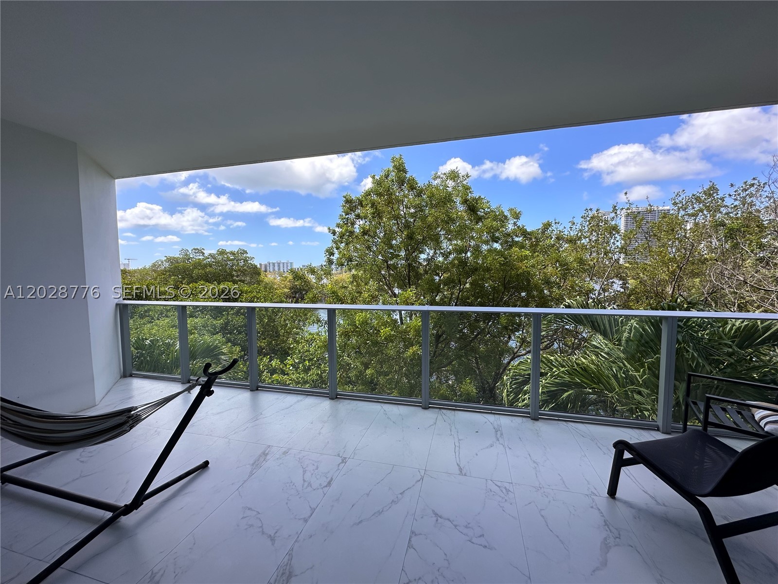 17111 Biscayne Blvd #208, North Miami Beach FL 33160