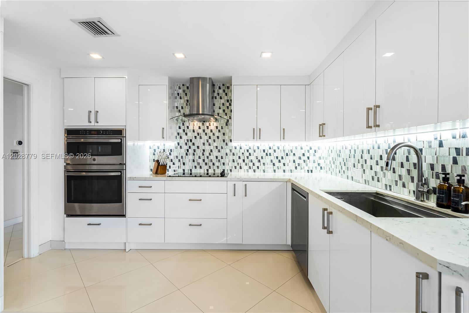 2800 Island Blvd #1605, Aventura FL 33160