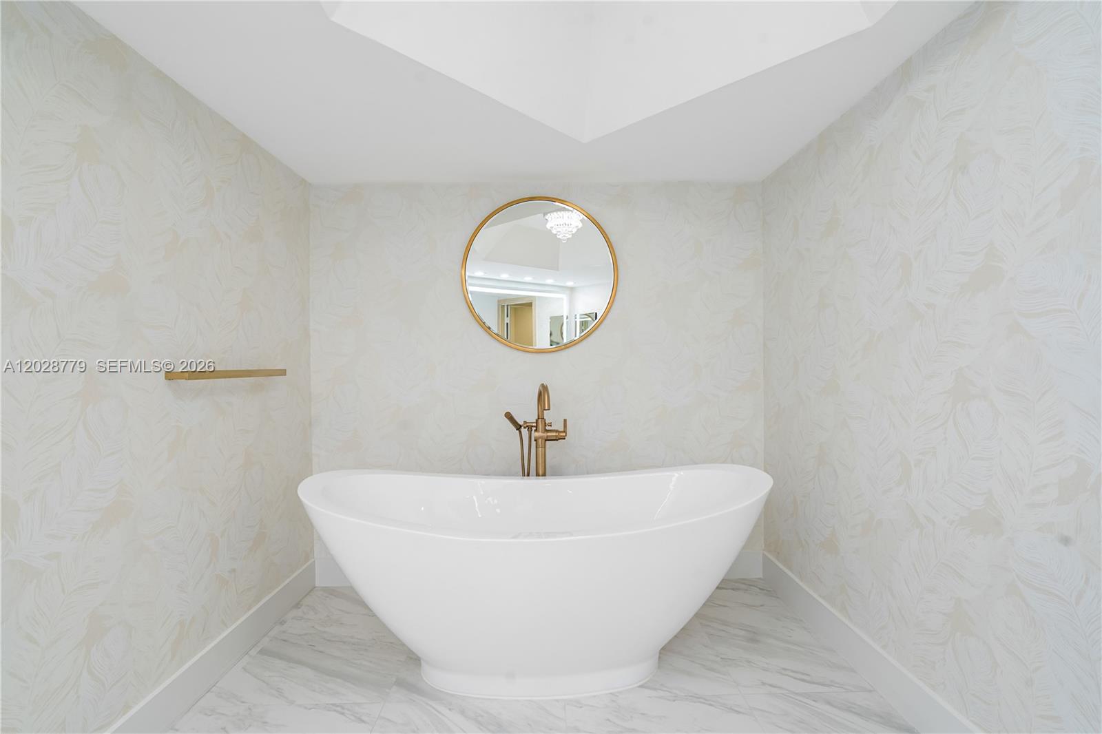 2800 Island Blvd #1605, Aventura FL 33160