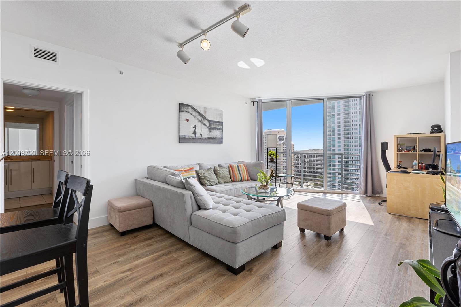 325 S Biscayne Blvd #2517, Miami FL 33131
