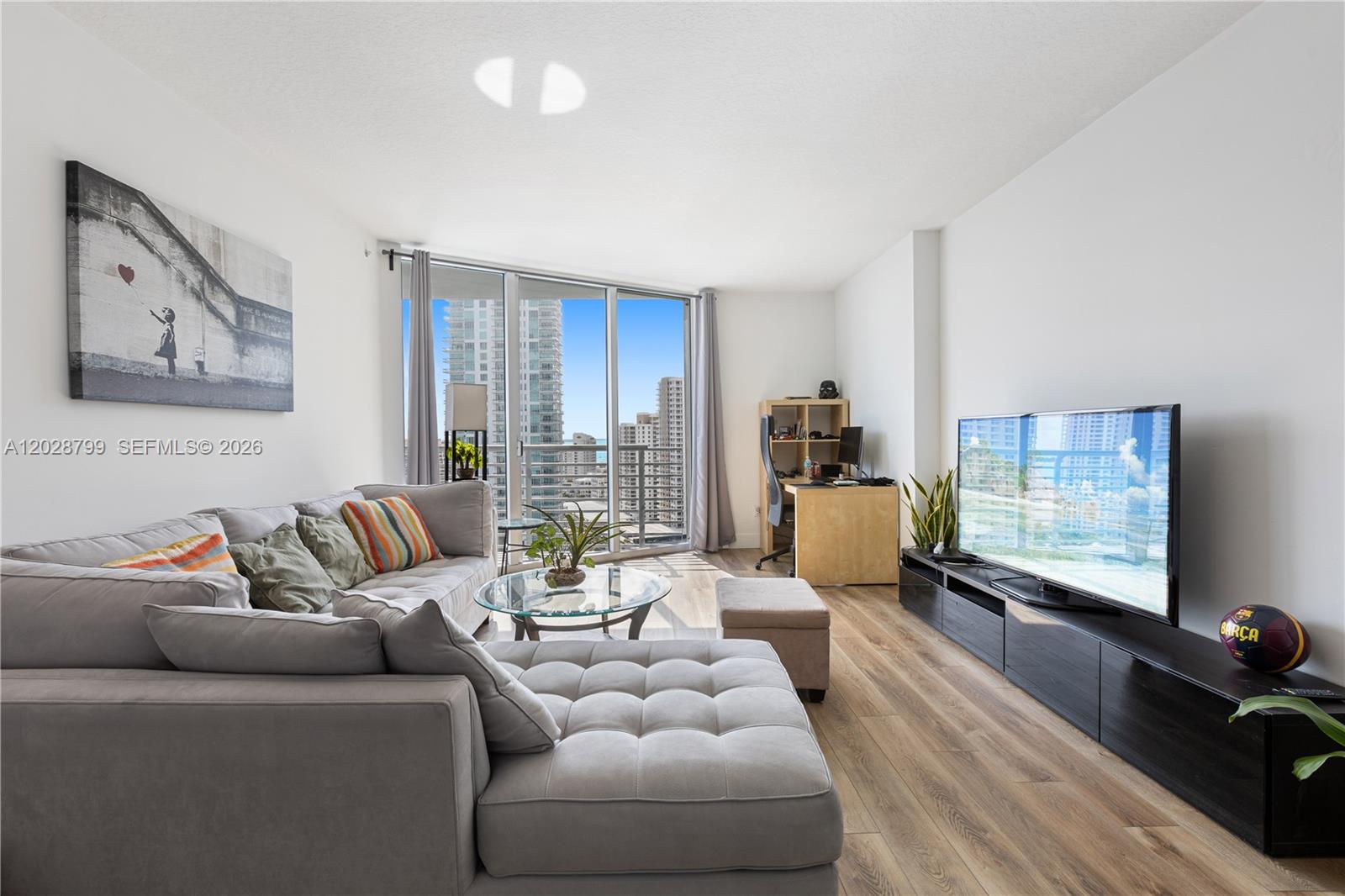 325 S Biscayne Blvd #2517, Miami FL 33131