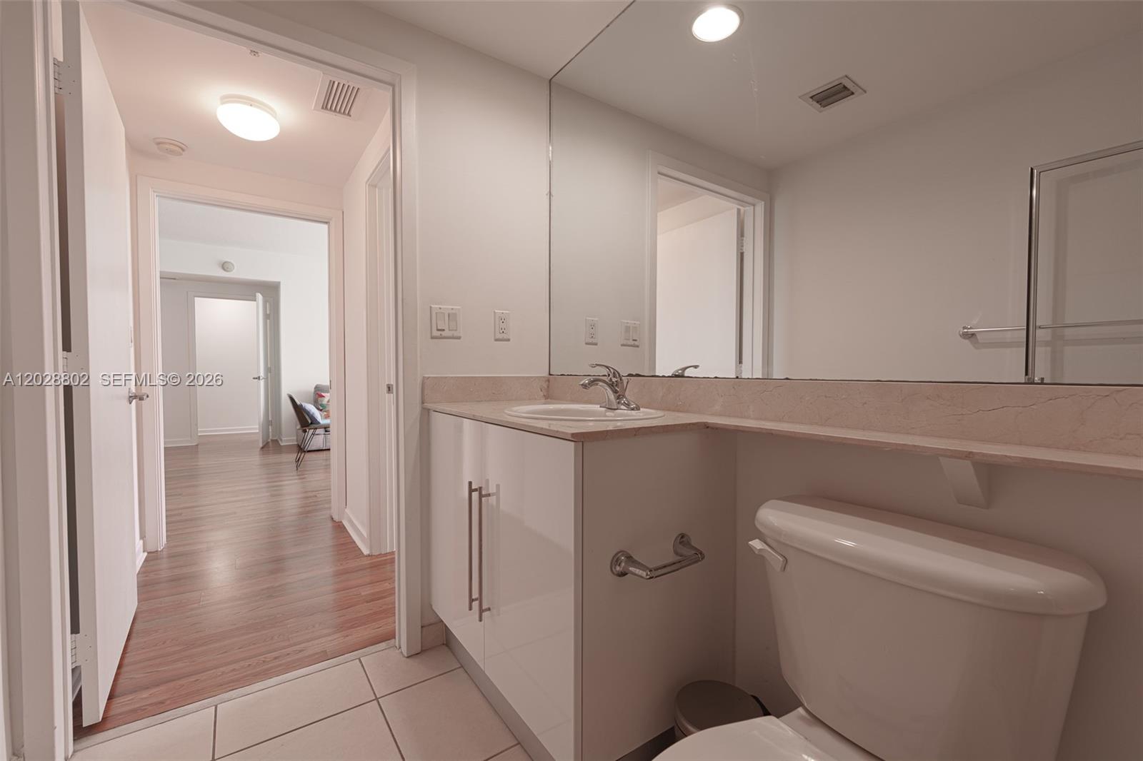 325 S Biscayne Blvd #821, Miami FL 33131