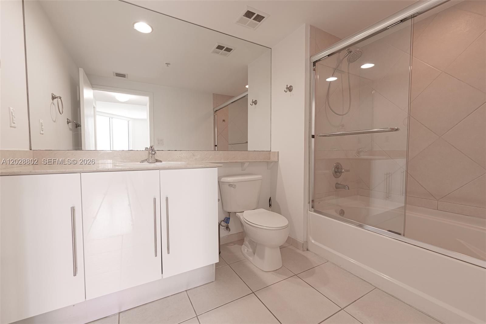 325 S Biscayne Blvd #821, Miami FL 33131