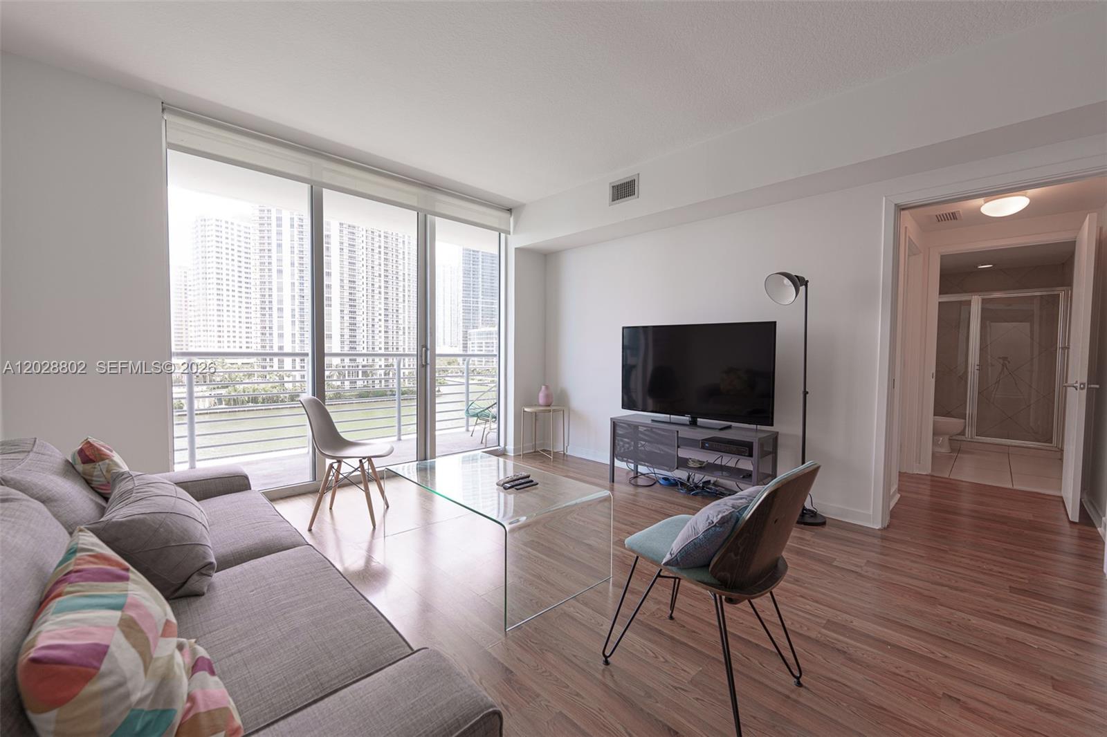 325 S Biscayne Blvd #821, Miami FL 33131