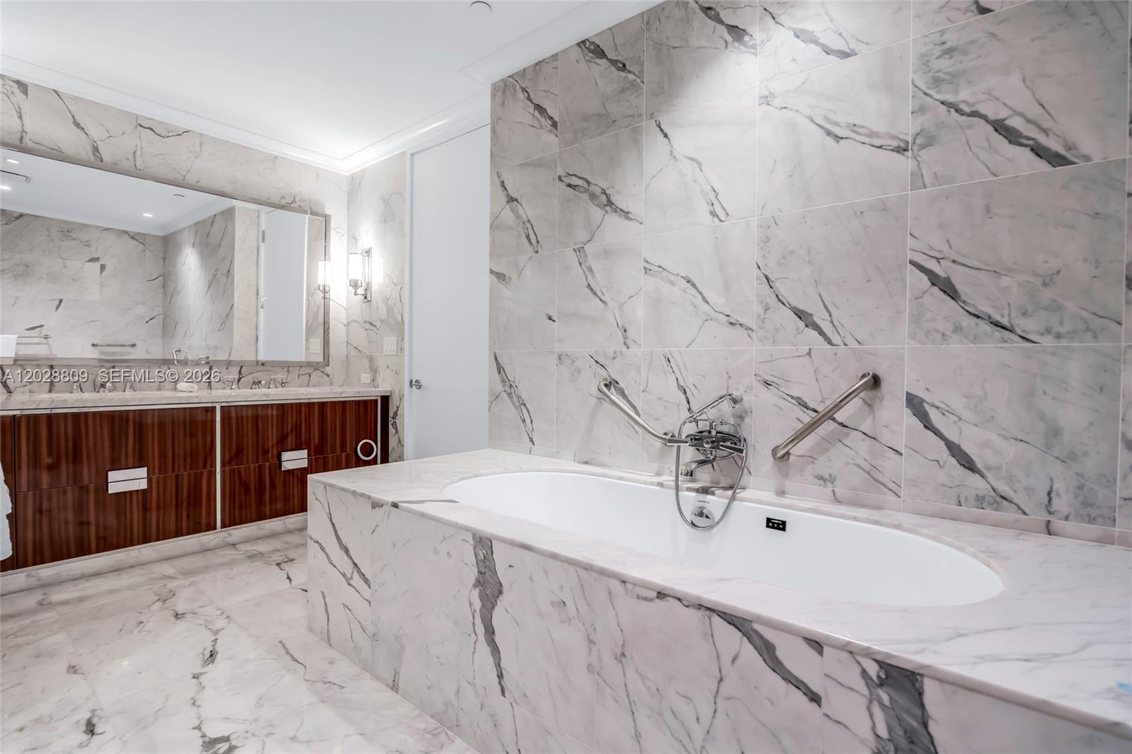 15701 Collins Ave #2903, Sunny Isles Beach FL 33160