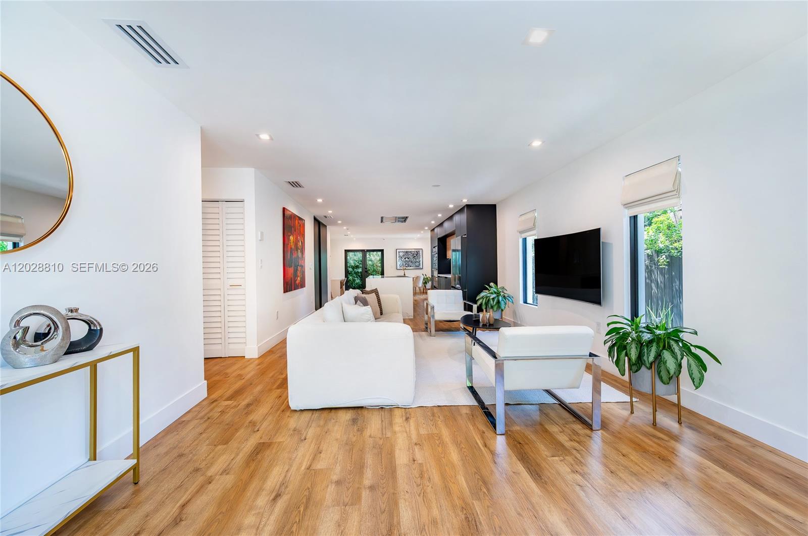 412 NW 41st St, Miami FL 33127