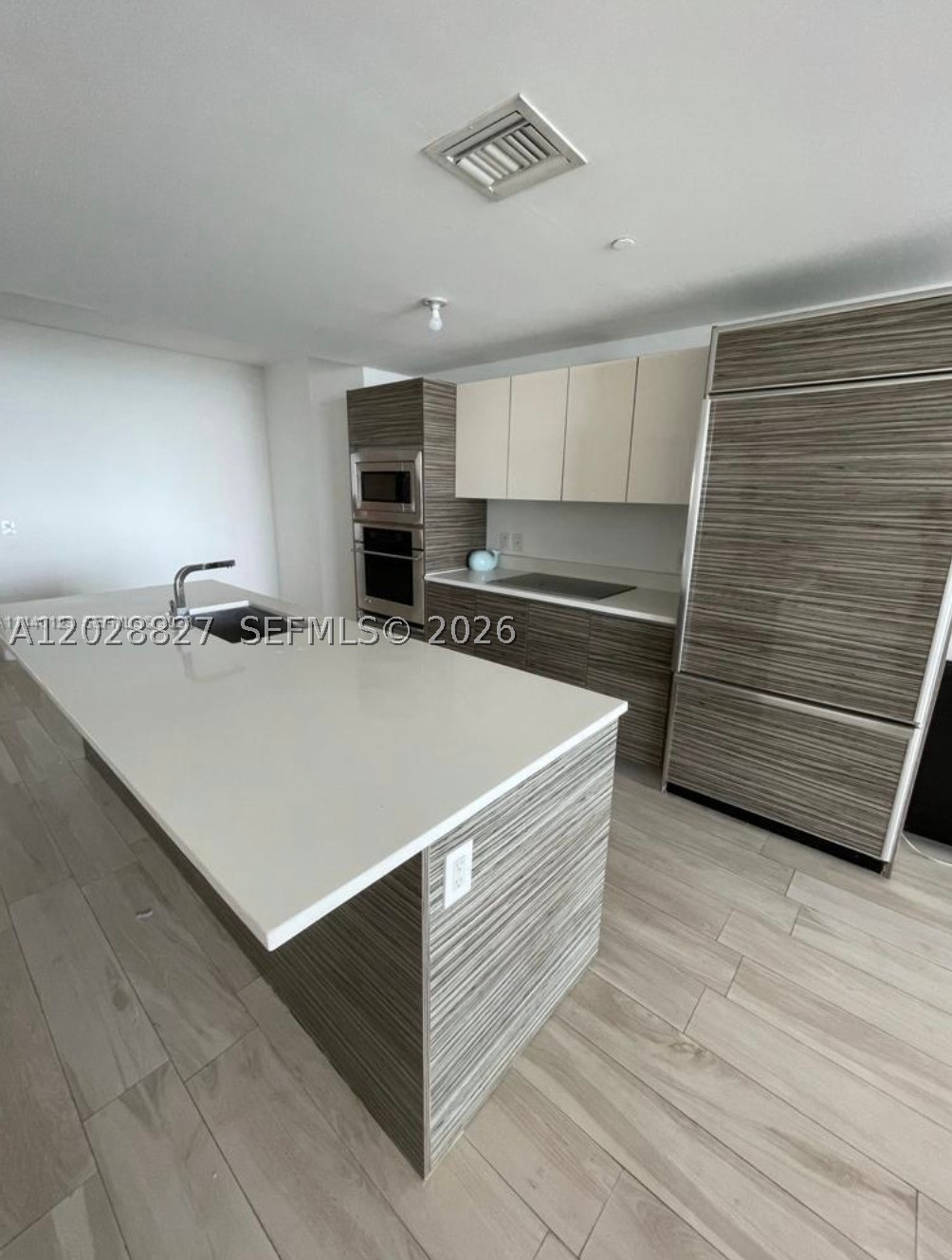 460 NE 28th St #1406, Miami FL 33137
