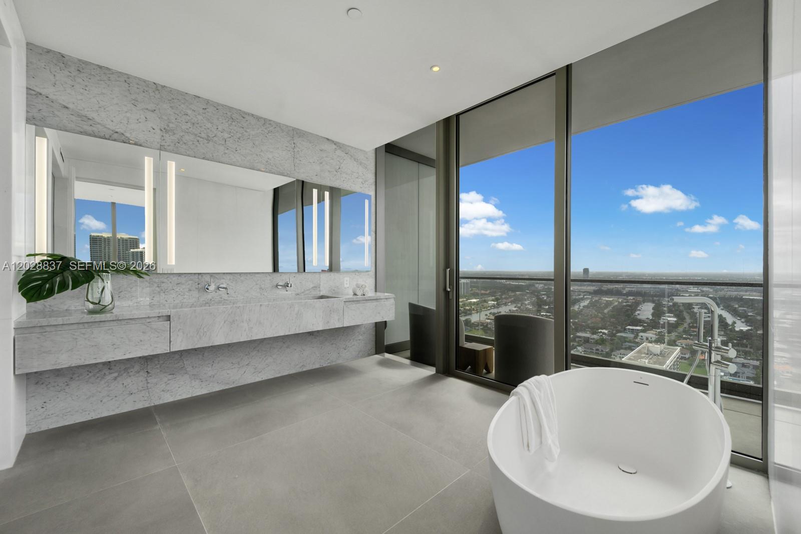 2000 S Ocean Dr #32A, Hallandale Beach FL 33009