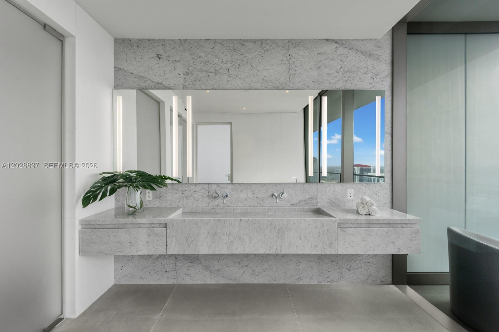2000 S Ocean Dr #32A, Hallandale Beach FL 33009
