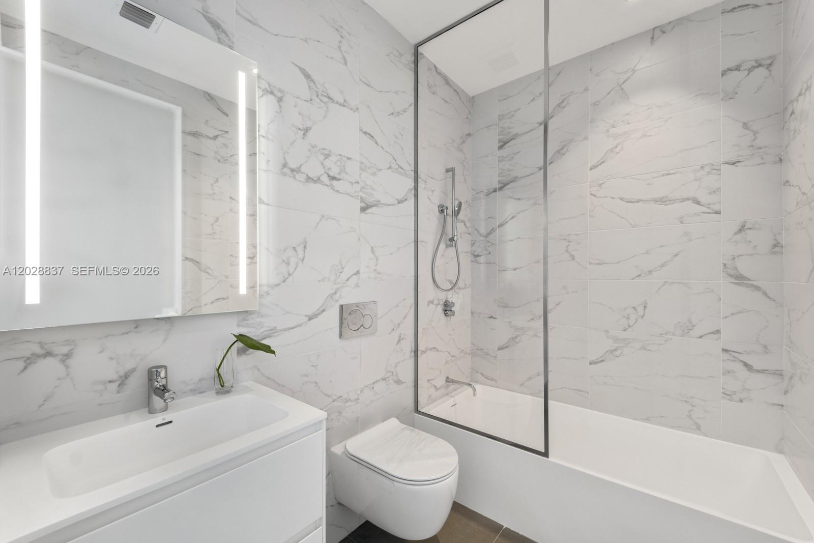 2000 S Ocean Dr #32A, Hallandale Beach FL 33009