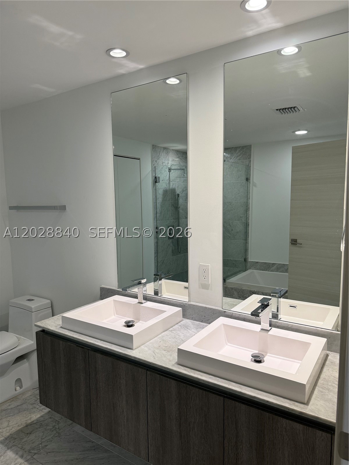 801 S Miami Ave #1808, Miami FL 33130