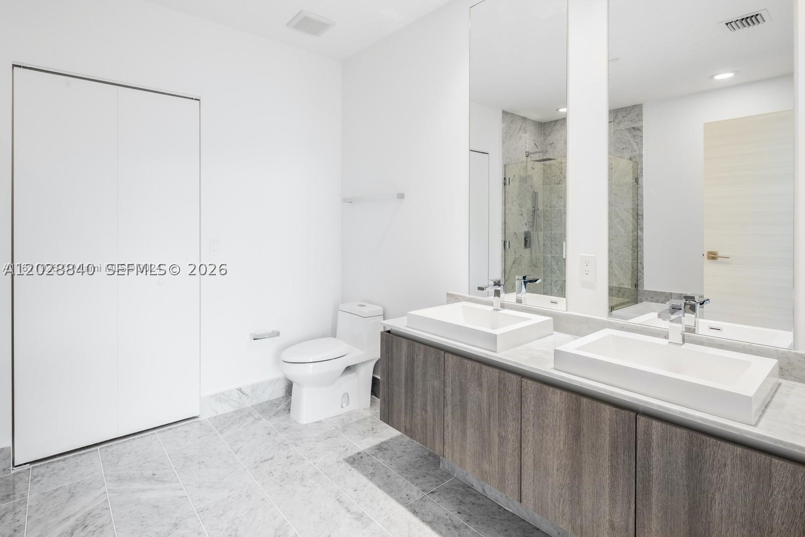 801 S Miami Ave #1808, Miami FL 33130