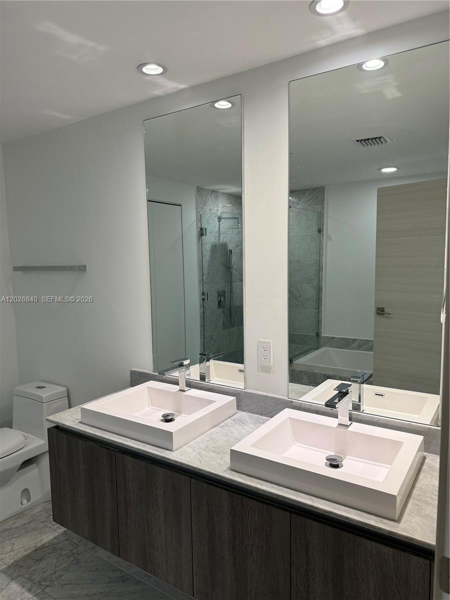 801 S Miami Ave #1808, Miami FL 33130