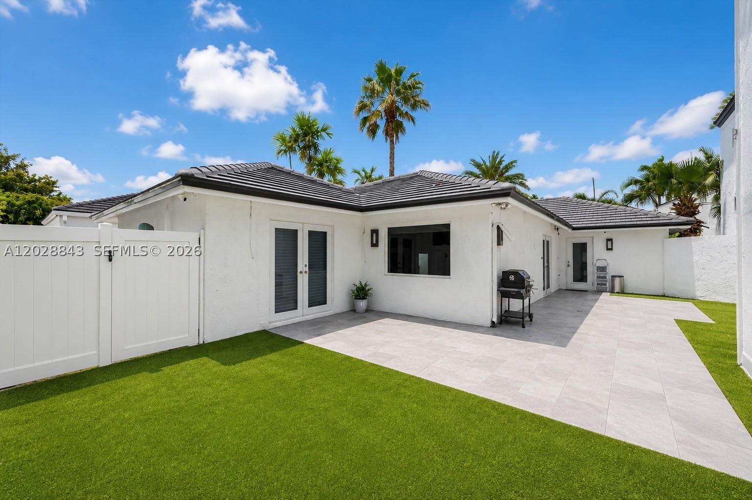 2558 NE 206th Terrace, Aventura FL 33180