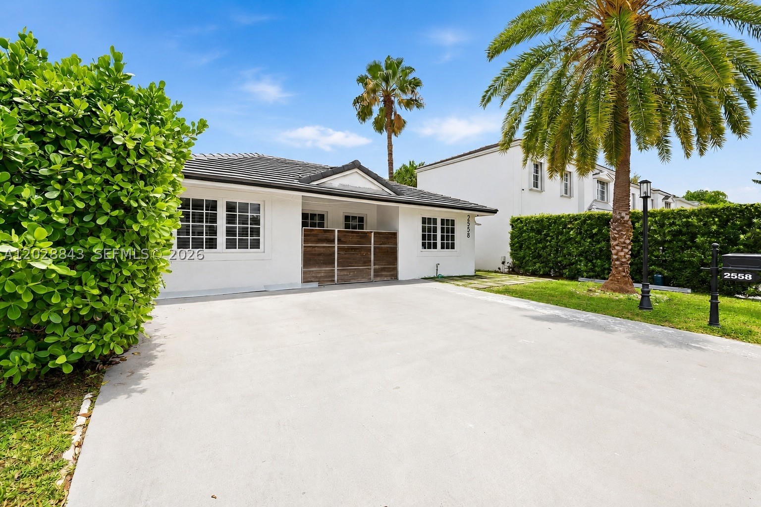 2558 NE 206th Terrace, Aventura FL 33180