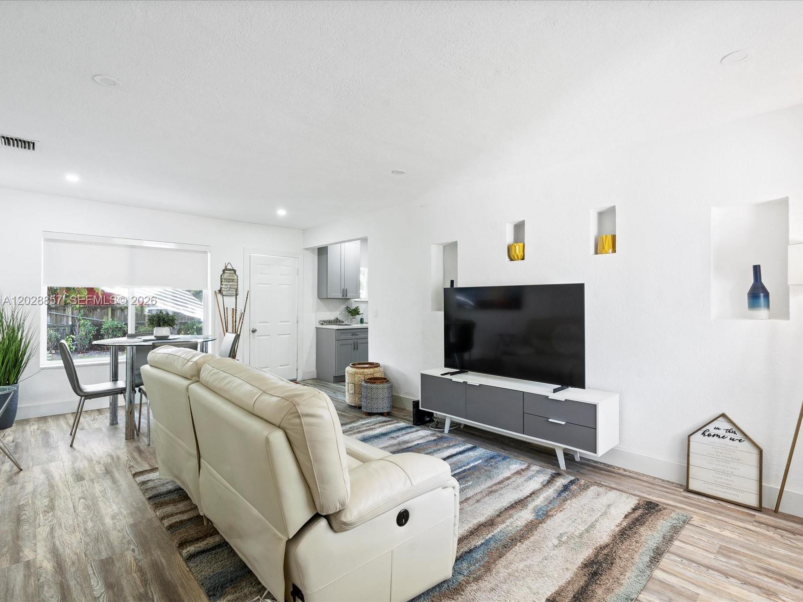 236 NW 42nd St, Miami FL 33127