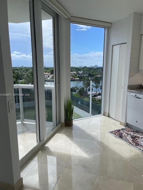 4779 Collins Ave #706, Miami Beach FL 33140