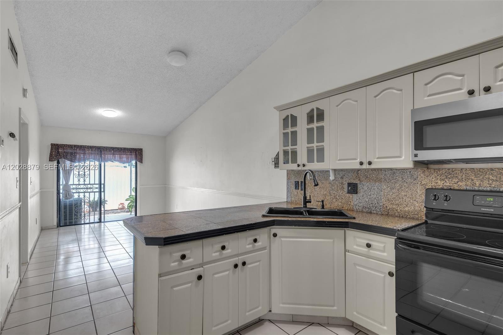 8805 NW 114th Ter, Hialeah Gardens FL 33018