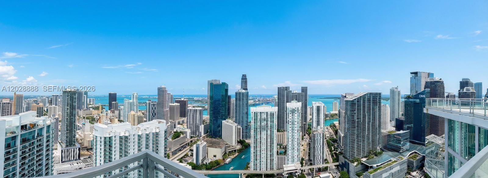 92 SW 3rd St #PH5213, Miami FL 33130