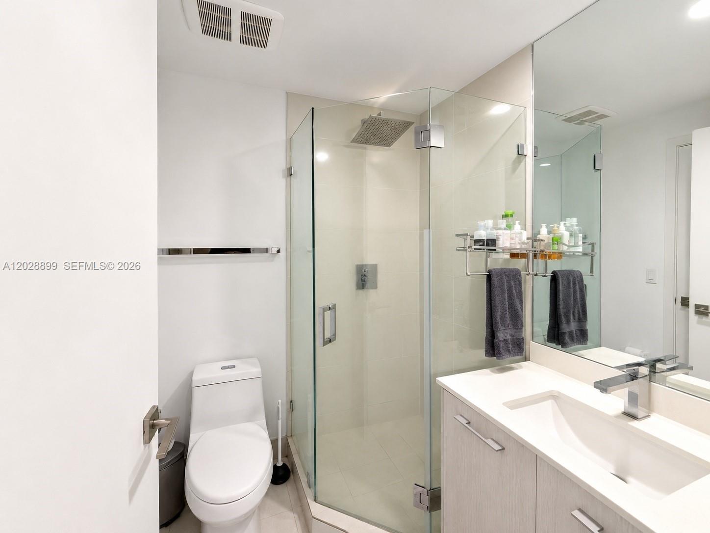 45 SW 9th St #1506, Miami FL 33130