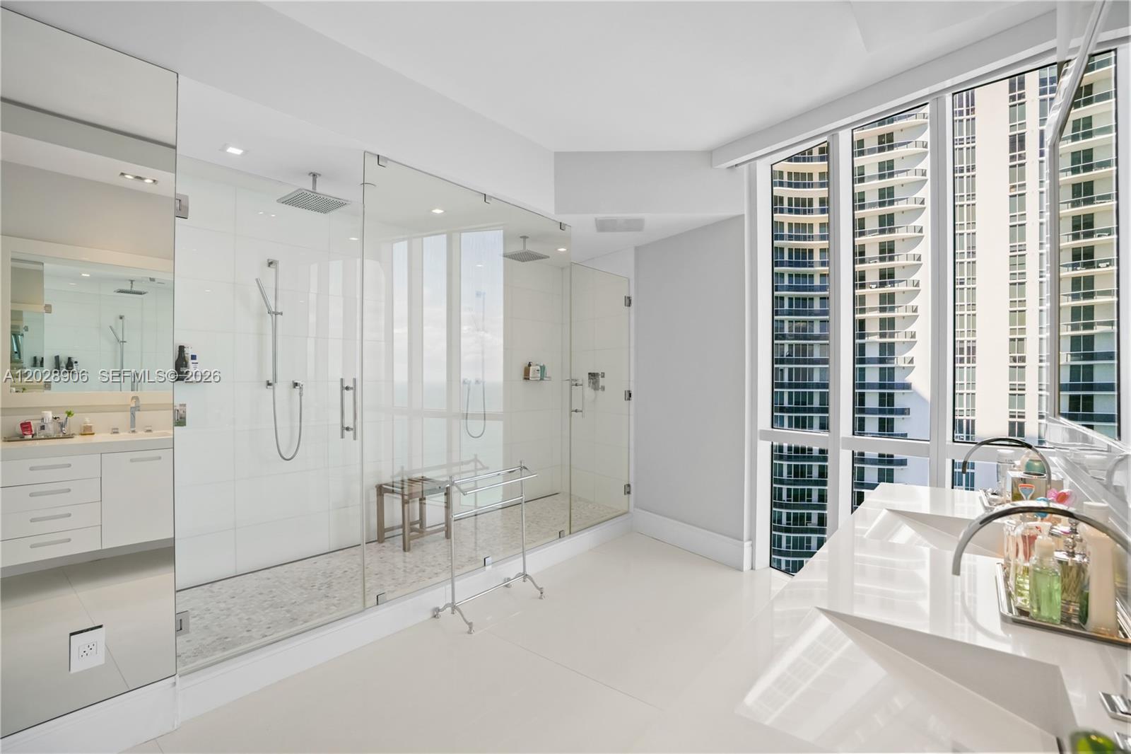 15811 Collins Ave #2601, Sunny Isles Beach FL 33160