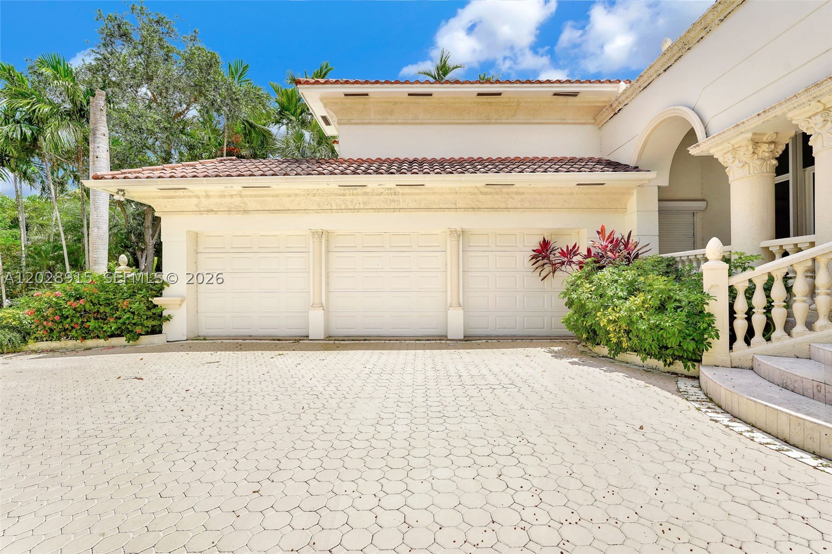 166 Bal Bay Dr, Bal Harbour FL 33154
