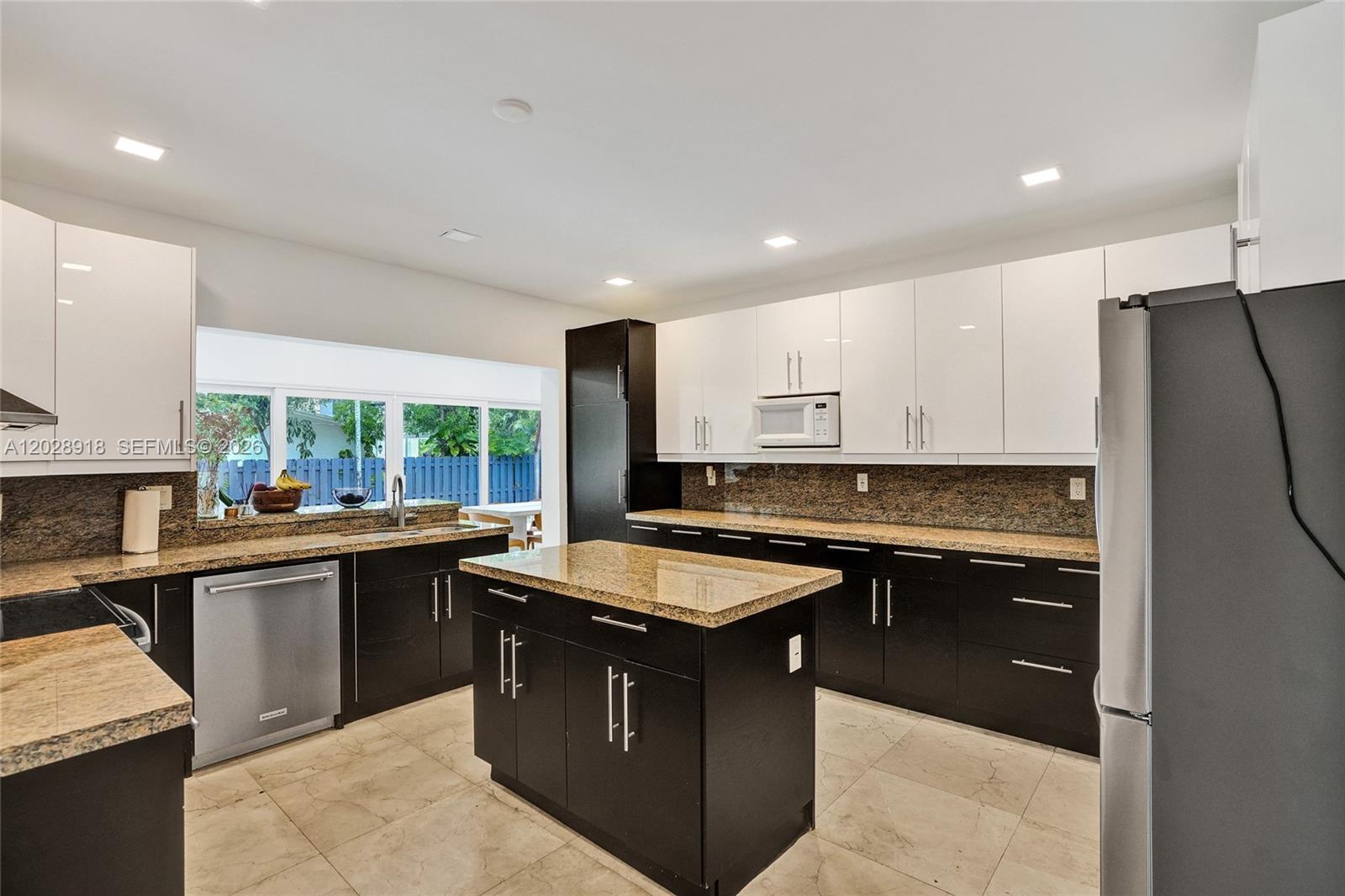 18641 NE 21st Ave, Miami FL 33179