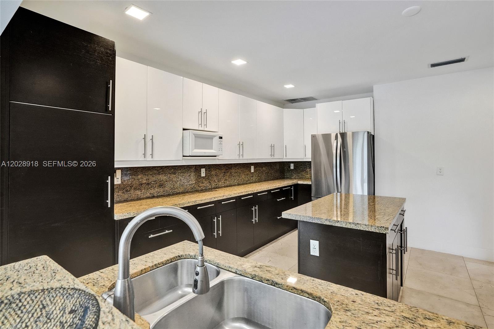 18641 NE 21st Ave, Miami FL 33179