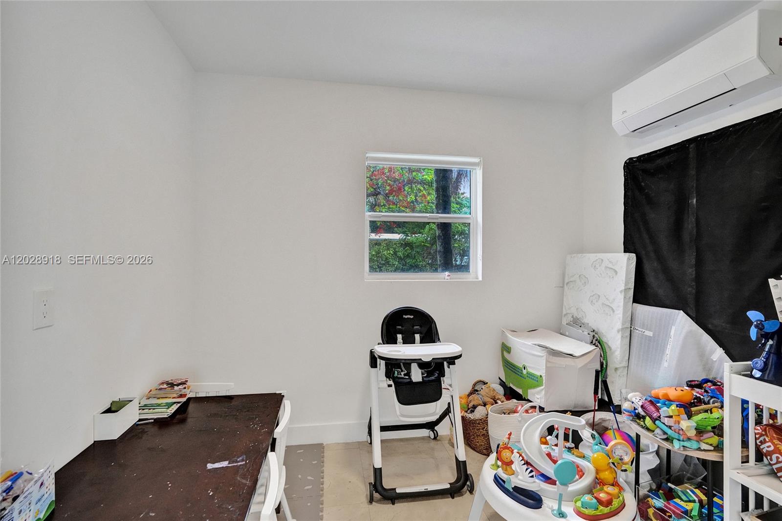18641 NE 21st Ave, Miami FL 33179