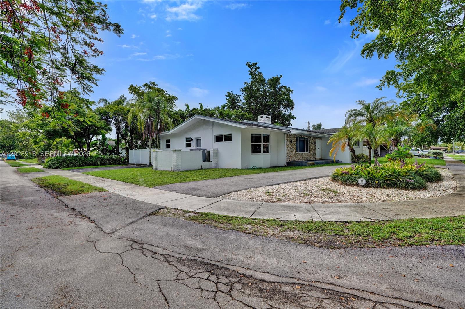 18641 NE 21st Ave, Miami FL 33179