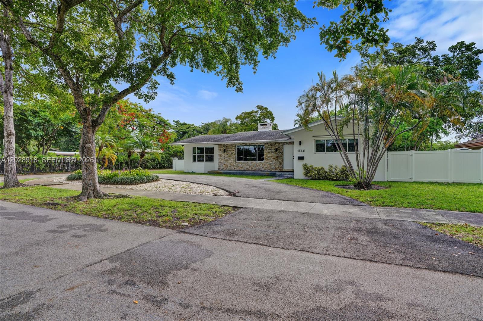 18641 NE 21st Ave, Miami FL 33179
