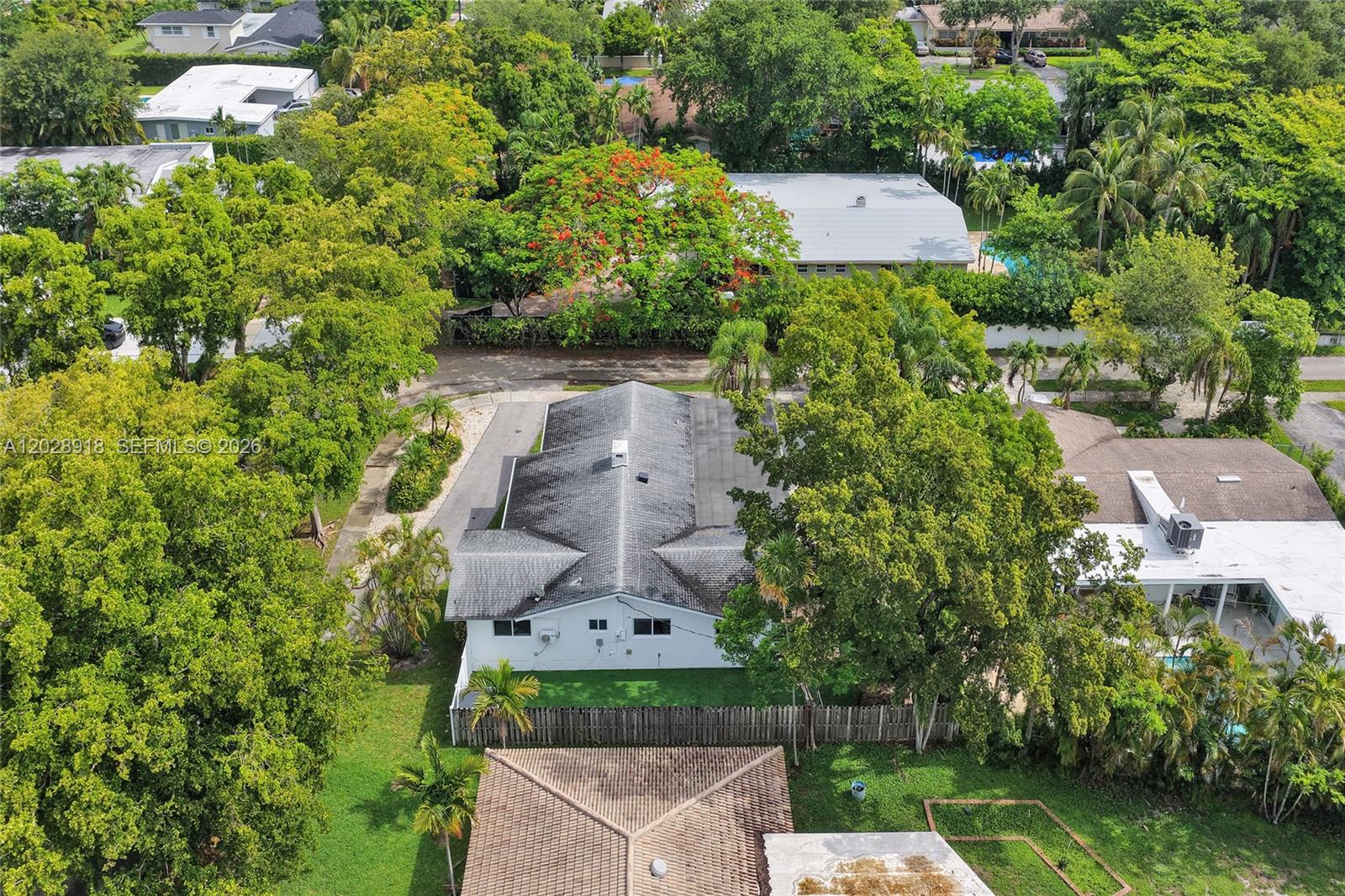 18641 NE 21st Ave, Miami FL 33179
