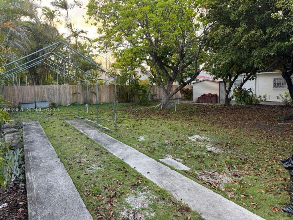 3600 SW 26th St, Miami FL 33133