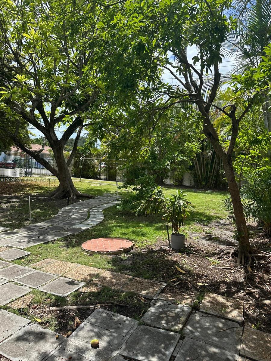 3600 SW 26th St, Miami FL 33133